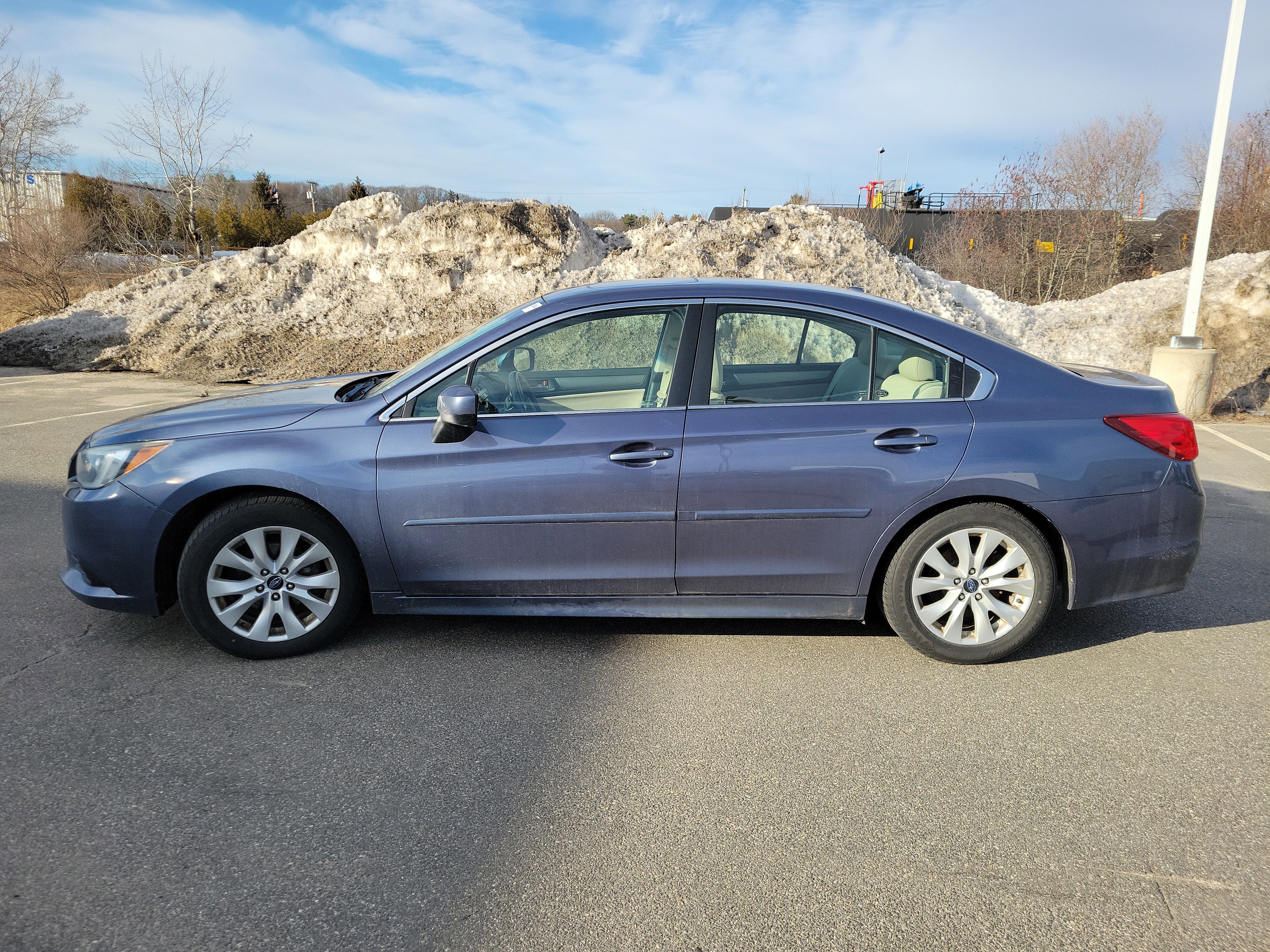 Used 2015 Subaru Legacy 2.5i Premium w/ Moonroof Package image 8