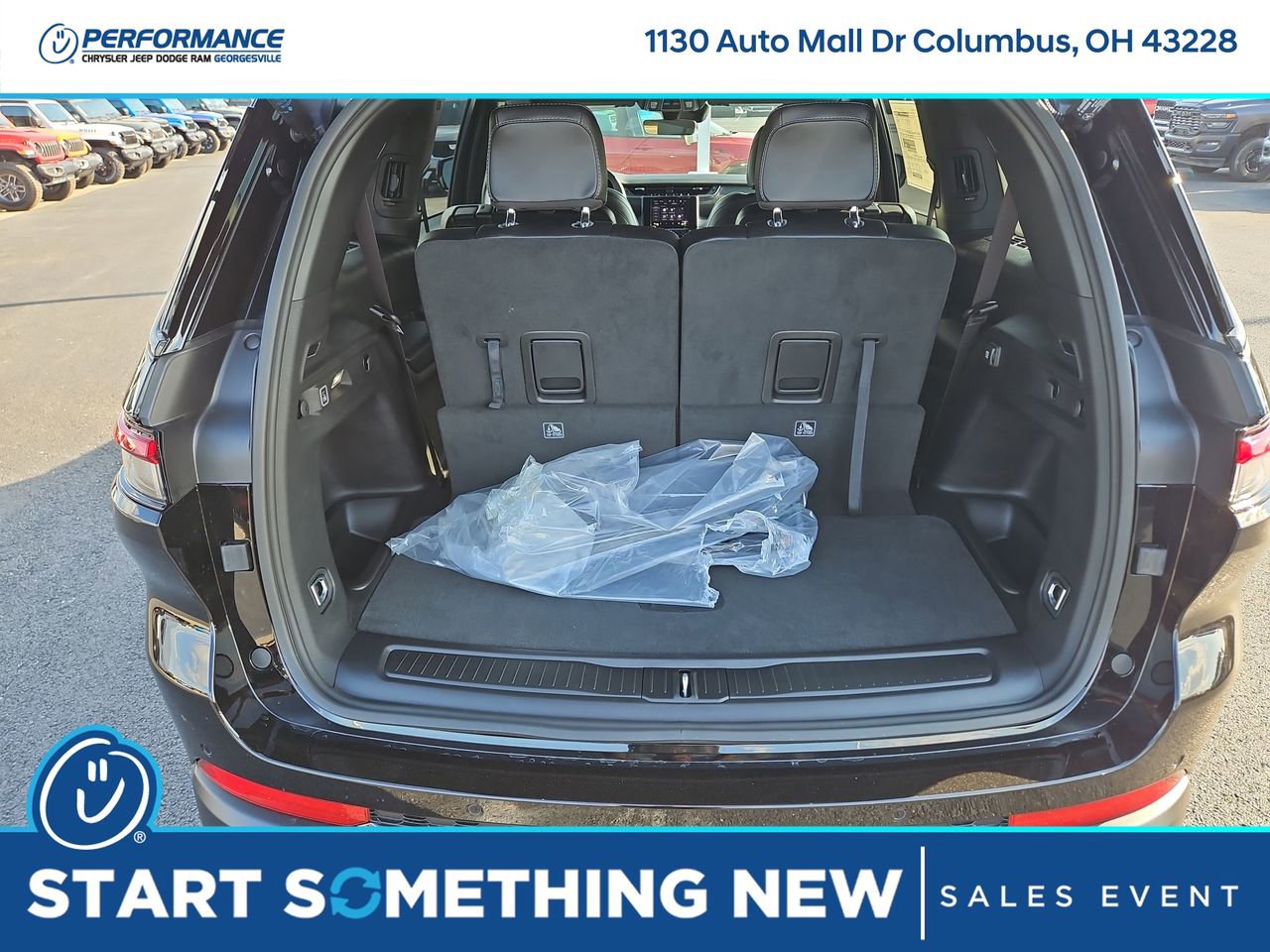 New 2025 Jeep Grand Cherokee L Laredo image 11