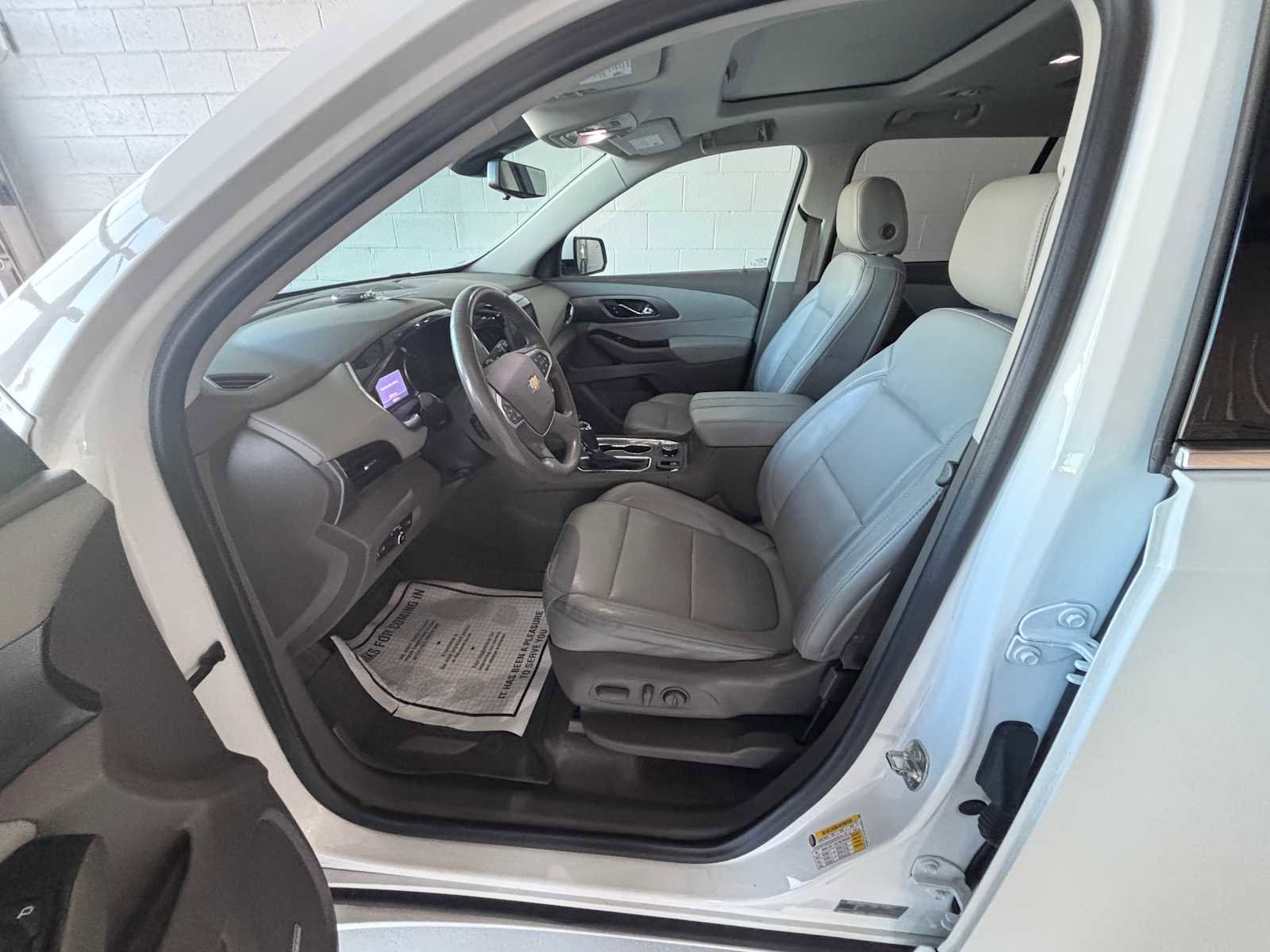 Used 2020 Chevrolet Traverse Premier w/ LPO, Floor Liner Package FWD image 21