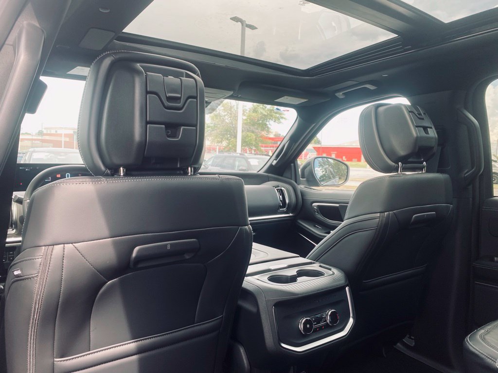 New 2027 Ford Expedition Max Platinum w/ Stealth Performance Package AWD/4WD image 31