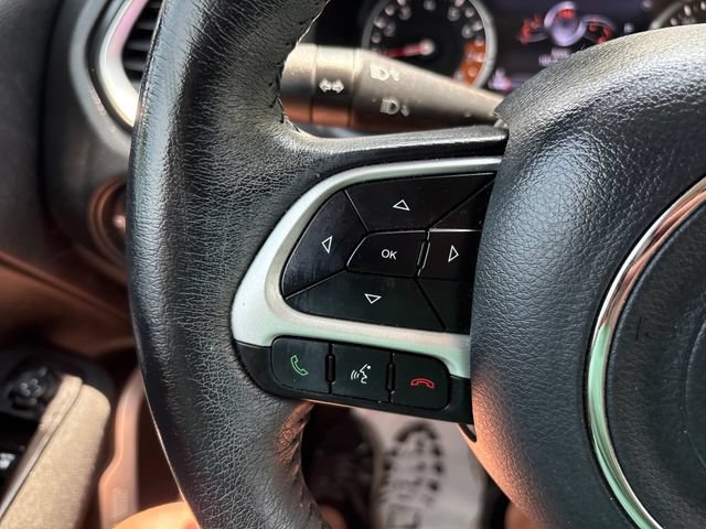 Used 2021 Jeep Renegade Latitude w/ Convenience Group AWD/4WD image 11