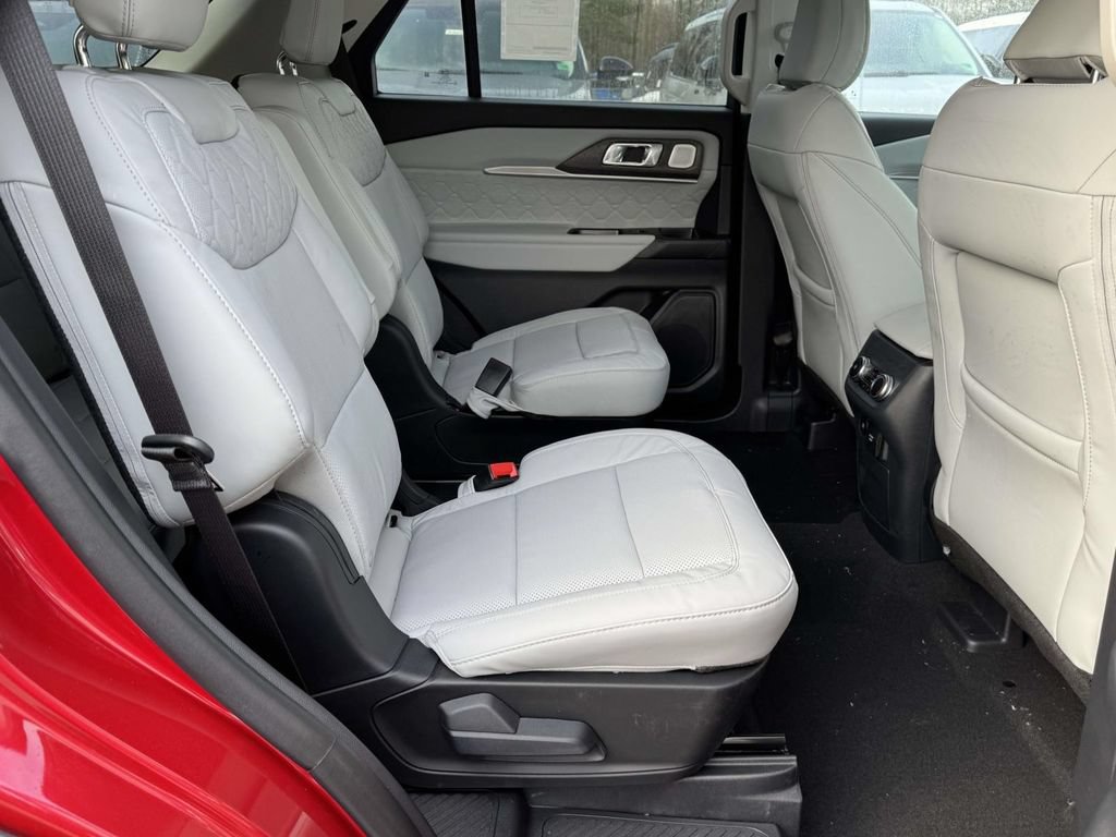 New 2026 Ford Explorer Platinum w/ LUX Leather Package AWD/4WD image 13