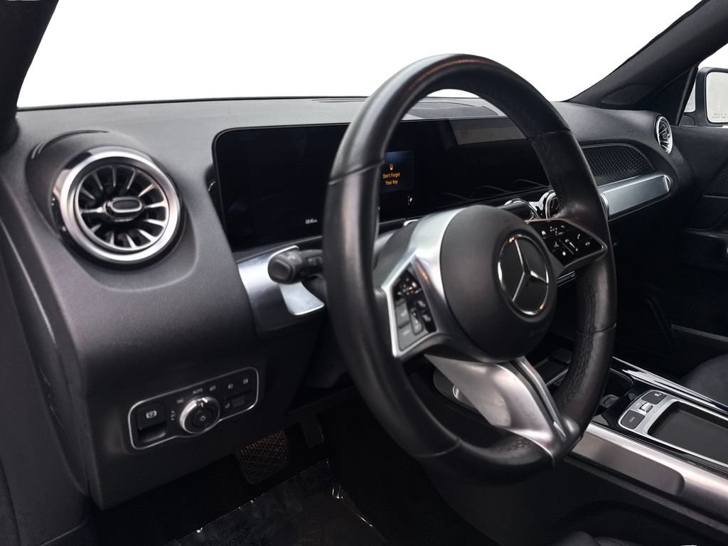 Used 2025 Mercedes-Benz GLB 250 4MATIC image 48