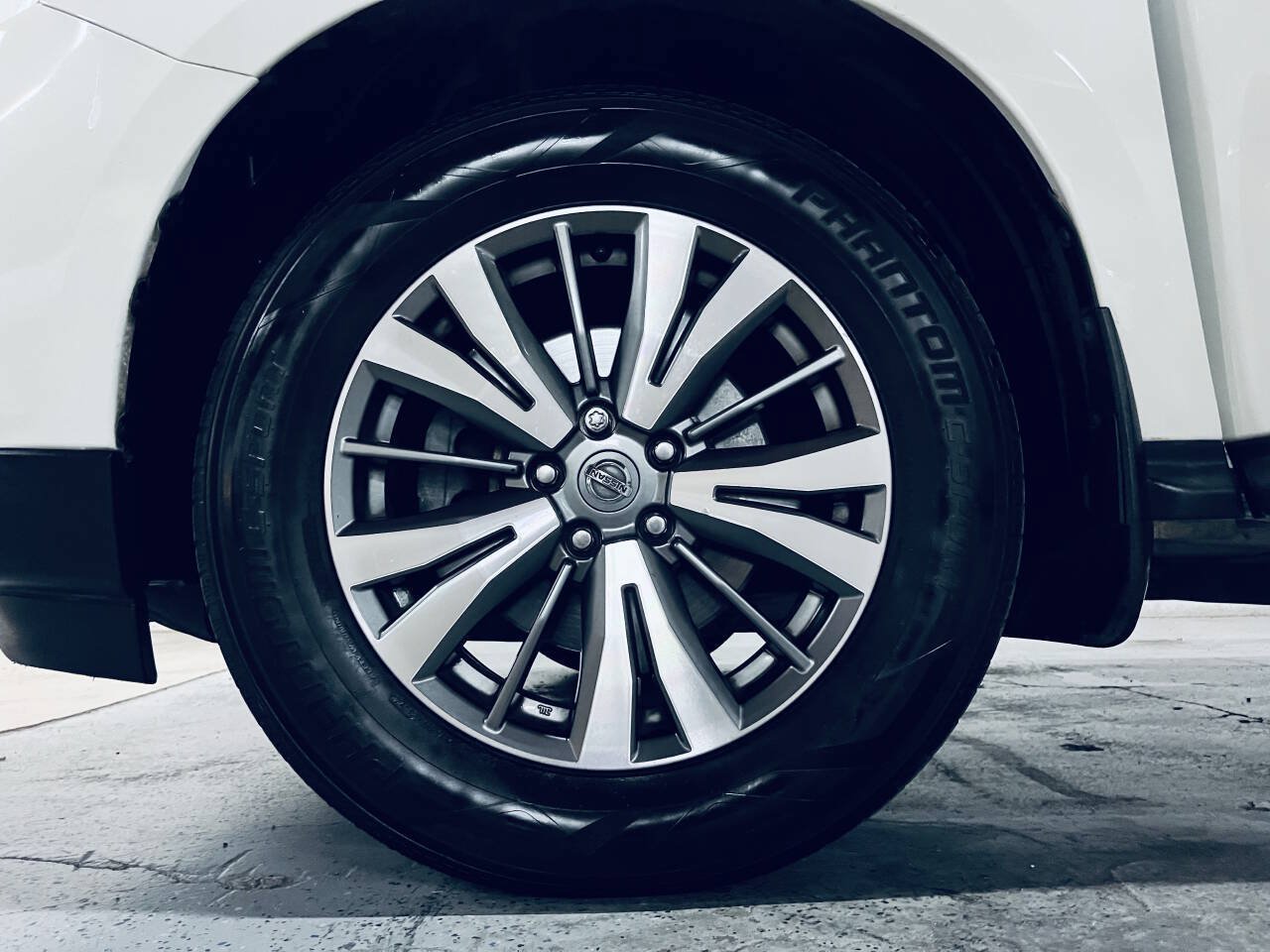 Used 2019 Nissan Pathfinder S FWD image 14