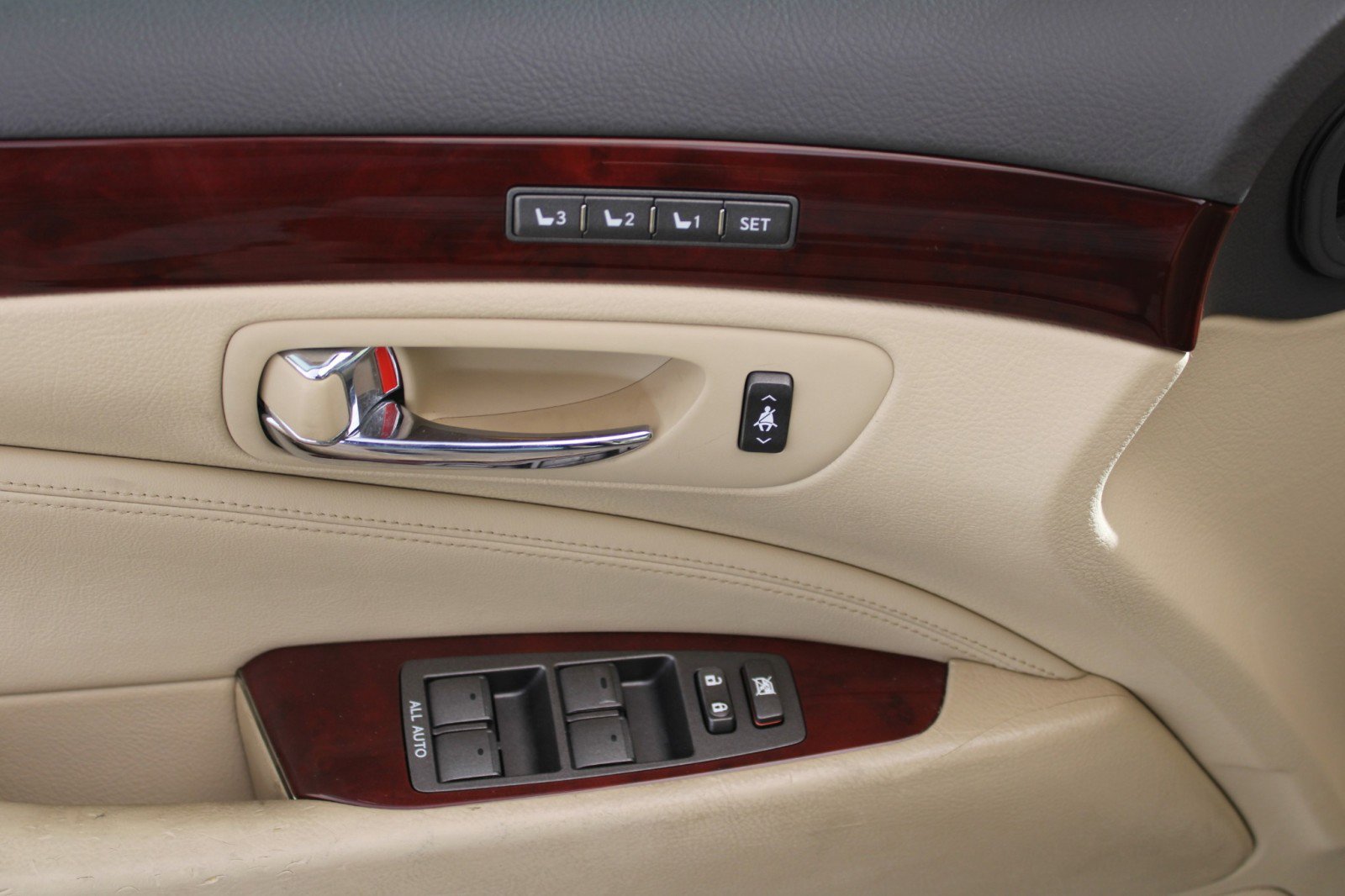 Used 2009 Lexus LS 460 image 14