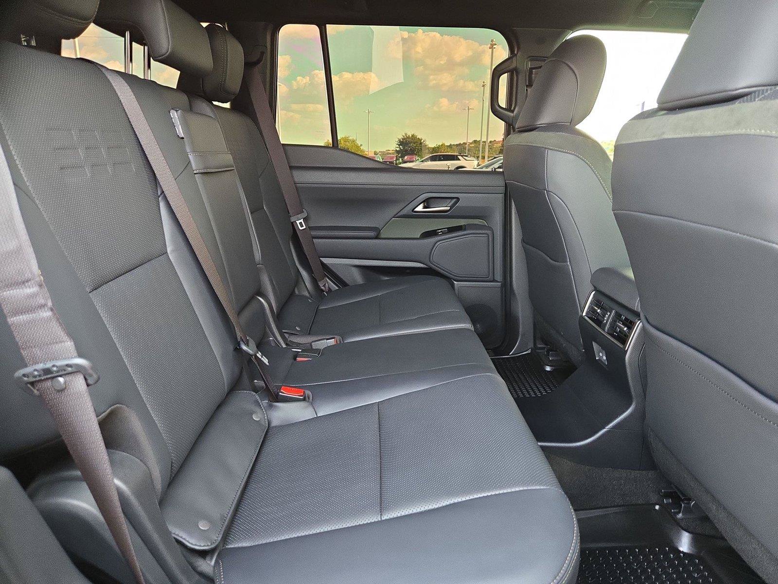 Used 2025 Lexus GX 550 AWD/4WD image 29