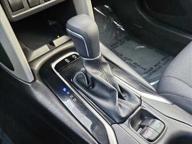 Used 2025 Toyota Corolla Cross LE image 11