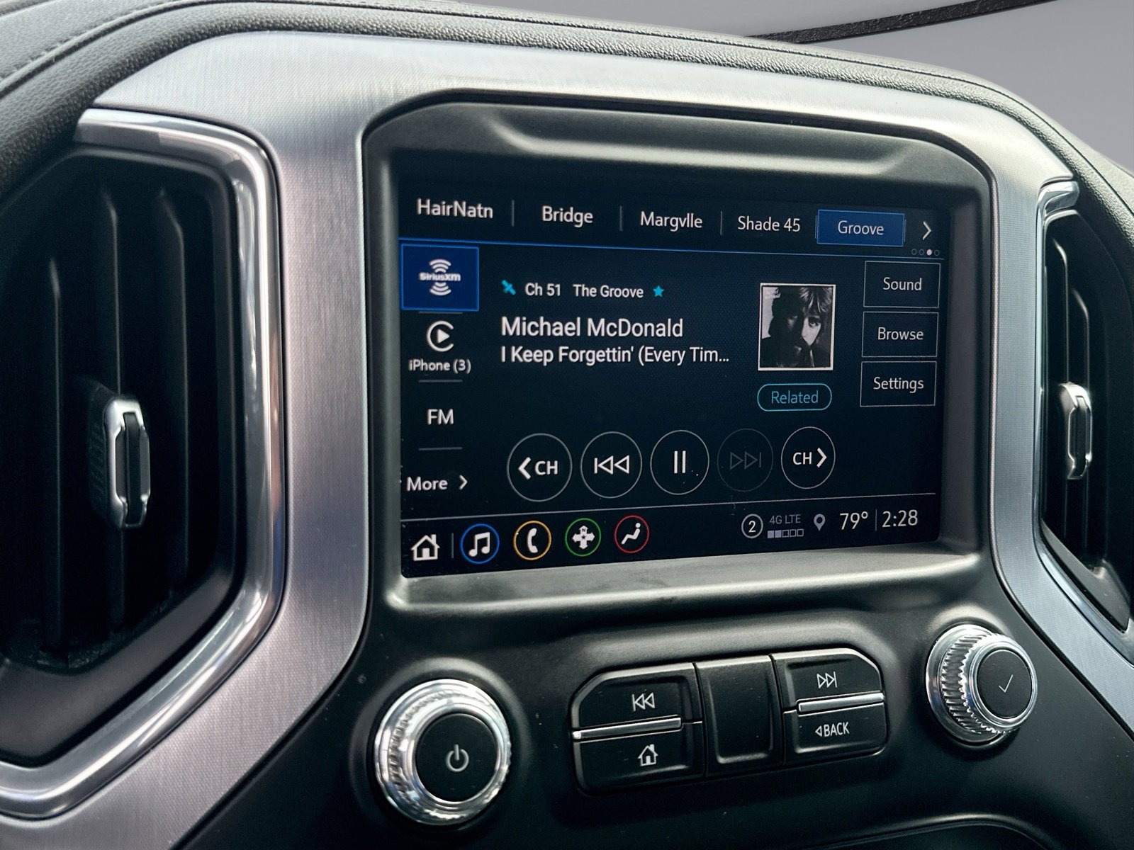 Used 2021 GMC Sierra 1500 SLT image 24