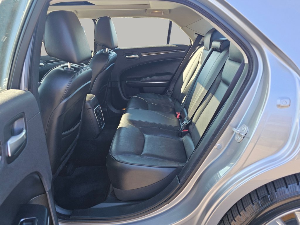 Used 2016 Chrysler 300 C image 23