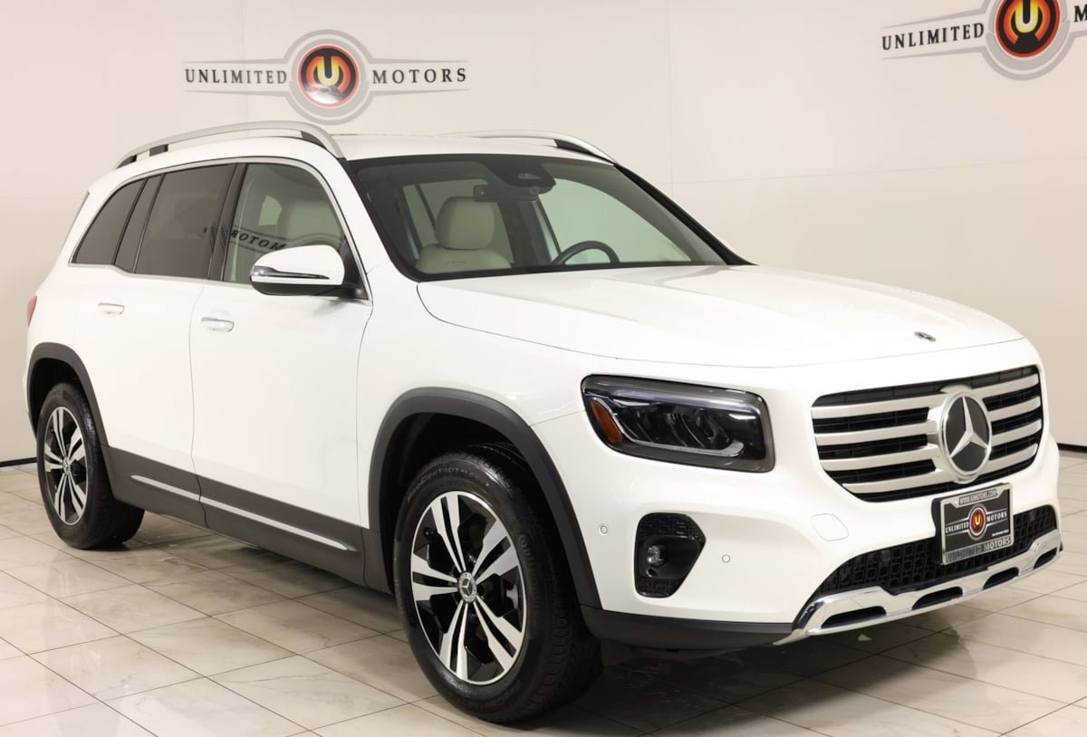 Used 2025 Mercedes-Benz GLB 250 4MATIC image 34