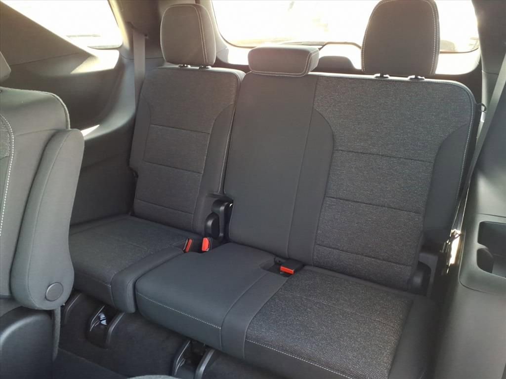New 2026 Chevrolet Traverse LT w/ Sun and Wheel Package image 16