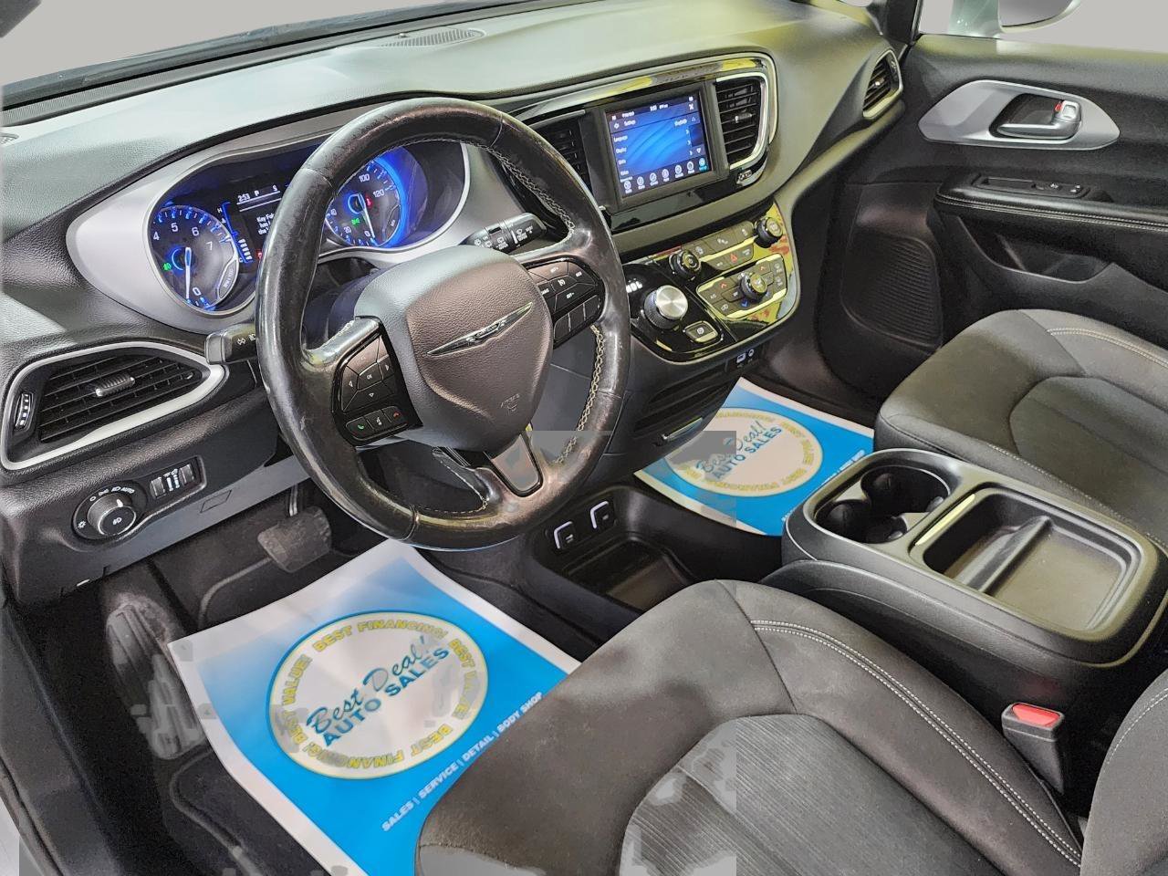 Used 2020 Chrysler Pacifica Touring w/ S Appearance Package image 18