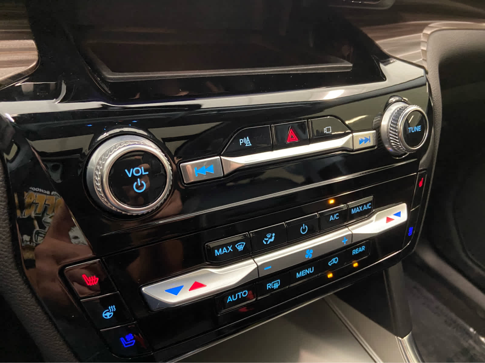 Used 2022 Ford Explorer Limited w/ Equipment Group 301A image 40