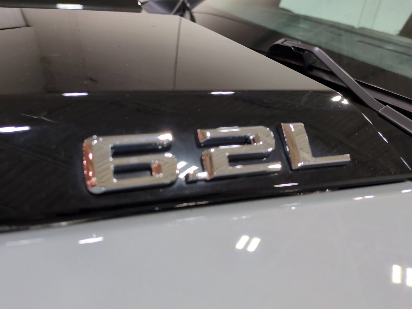Used 2024 Chevrolet Silverado 1500 ZR2 w/ Technology Package AWD/4WD image 9