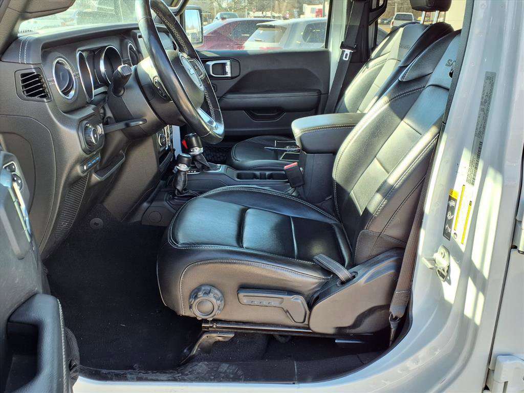 Used 2023 Jeep Wrangler Sahara w/ Cold Weather Group image 19