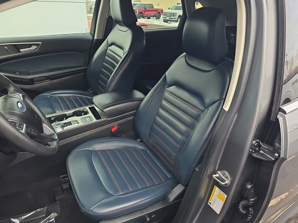Used 2022 Ford Edge SEL w/ Sport Appearance Package image 12