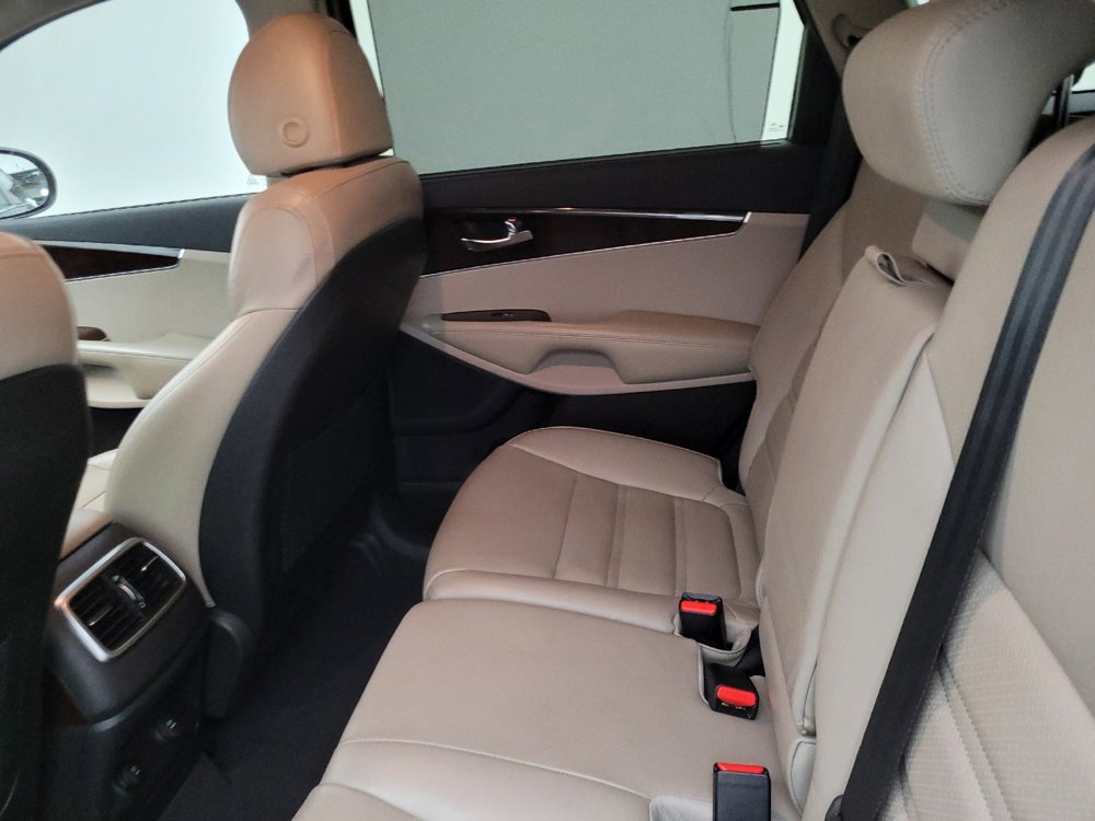 Used 2018 Kia Sorento EX image 18