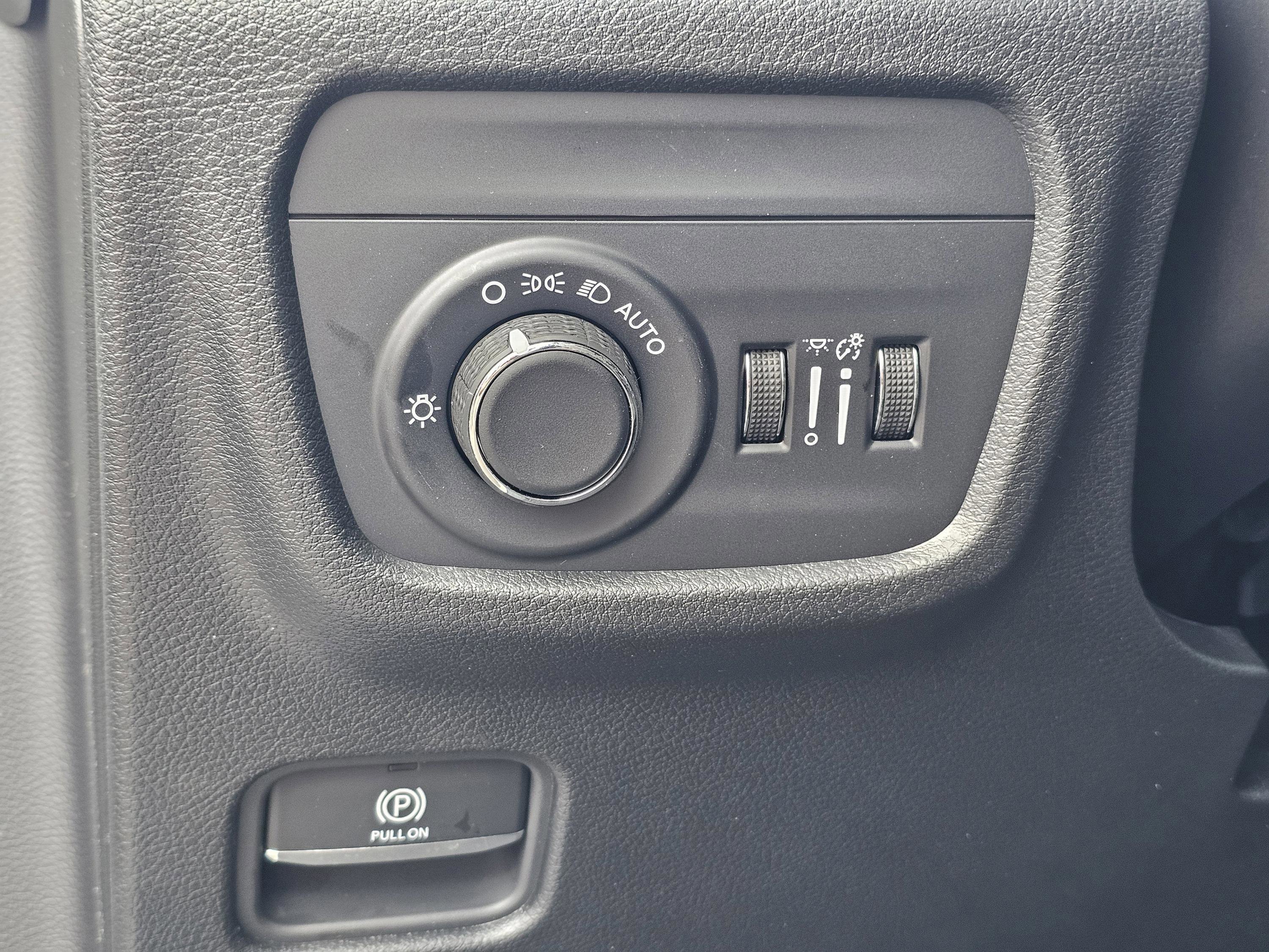 New 2026 Jeep Grand Cherokee Altitude RWD image 18
