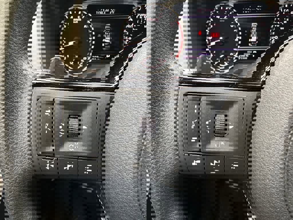 Used 2023 Nissan Rogue SV image 18