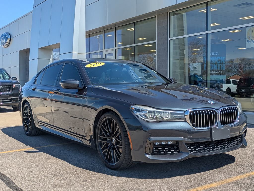 Used 2019 BMW 740i image 22