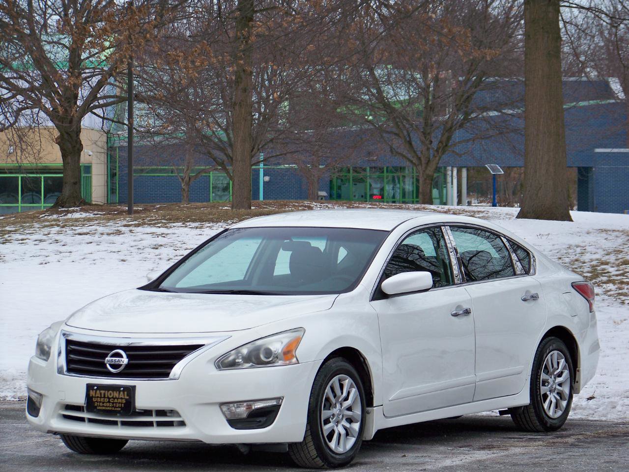 Used 2015 Nissan Altima 2.5 S w/ Power Driver Seat Package image 2