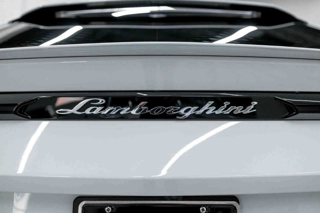 Used 2020 Lamborghini Urus Base image 21