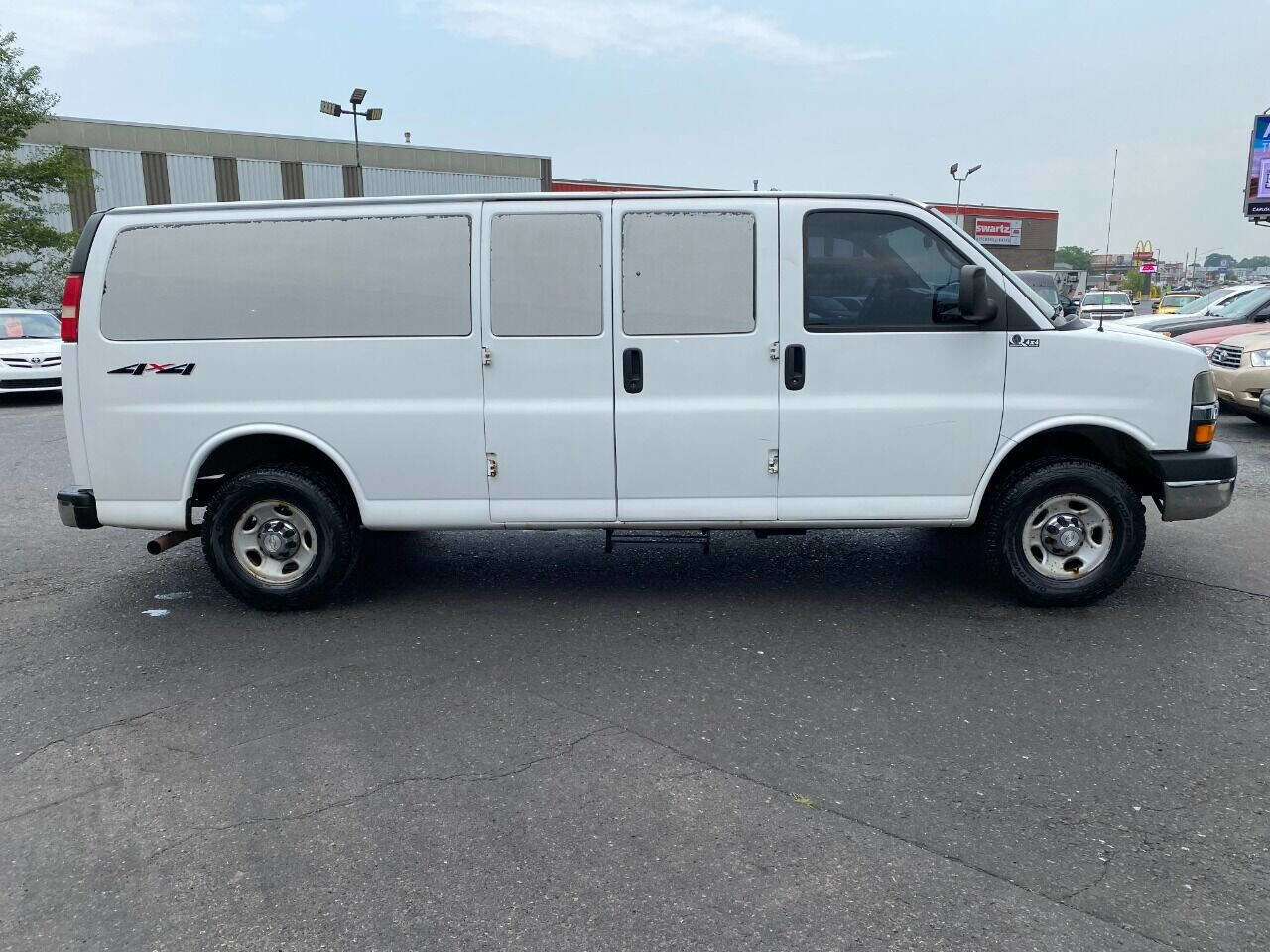 Used 2008 Chevrolet Express 3500 LS w/ LT Preferred Equipment Group image 4