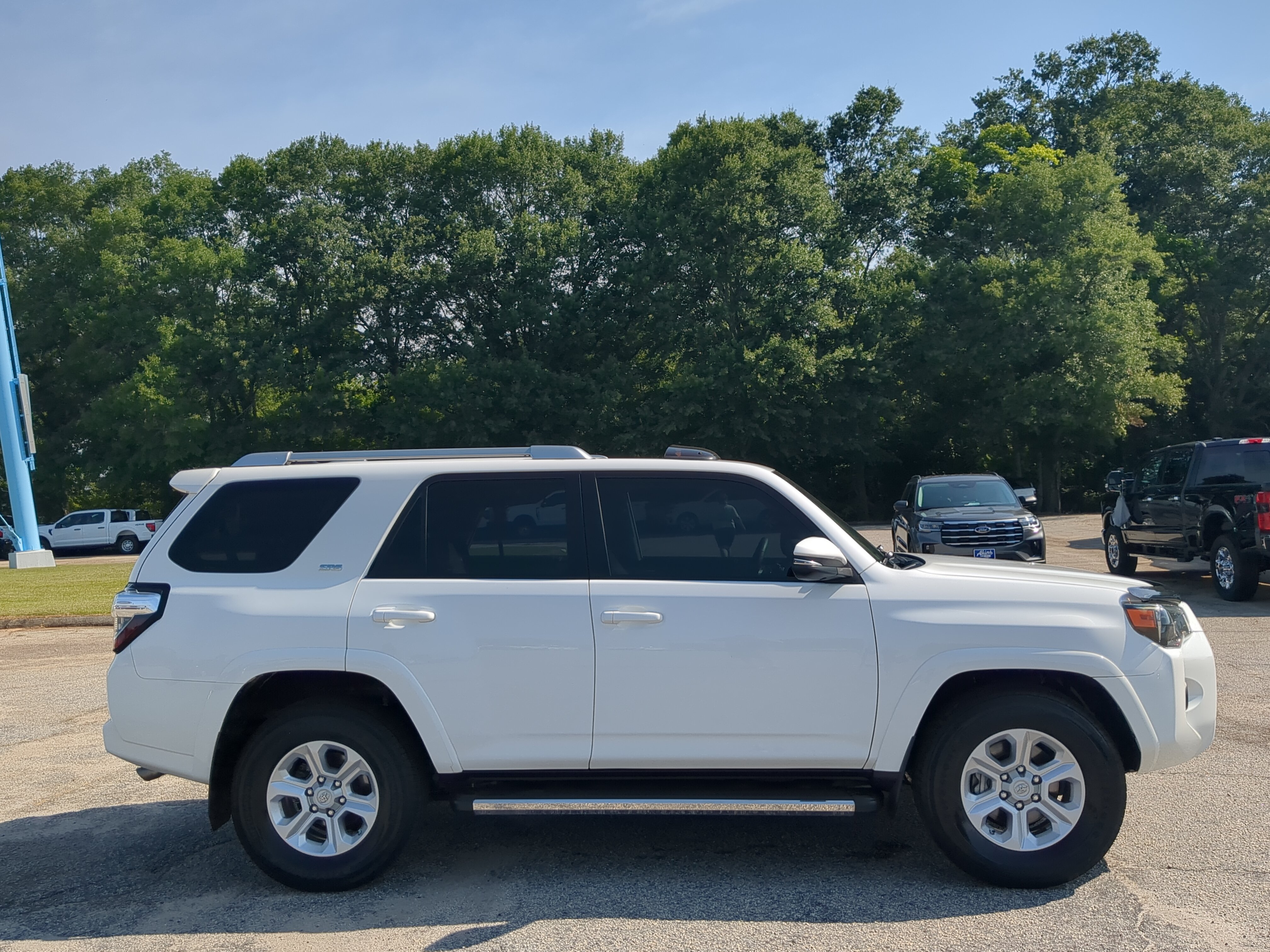 Used 2015 Toyota 4Runner SR5 Premium RWD image 2
