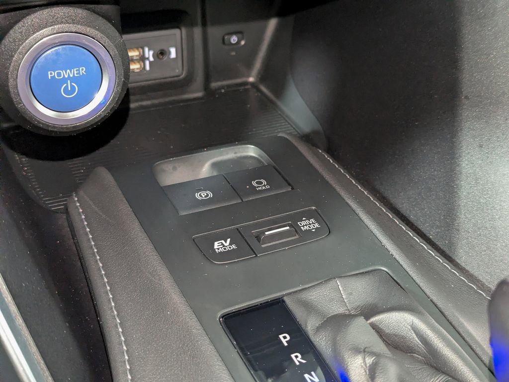 Used 2022 Toyota Venza LE image 22