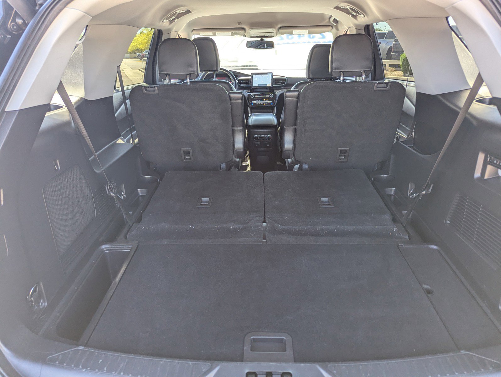 Used 2022 Ford Explorer Limited w/ Equipment Group 301A image 10