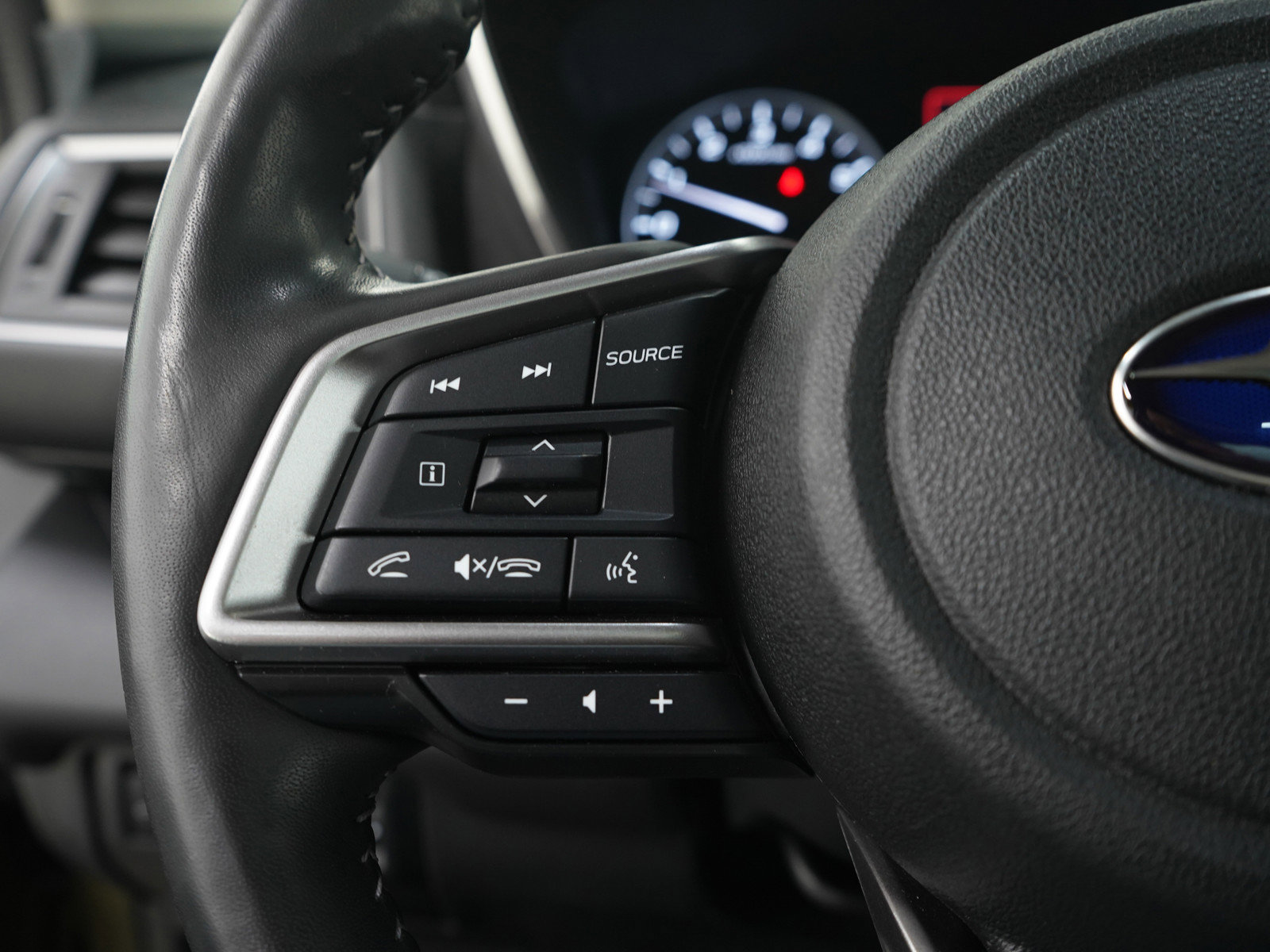 Used 2023 Subaru Ascent Touring AWD/4WD image 28