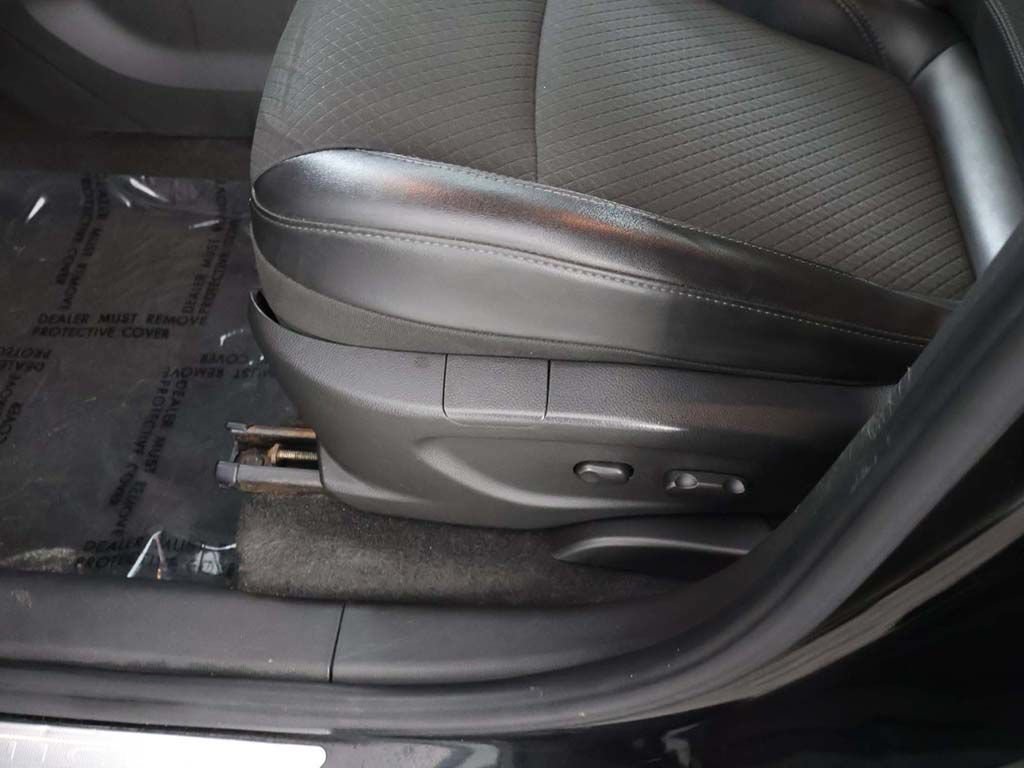 Used 2020 Buick Encore Preferred w/ Safety Package FWD image 27