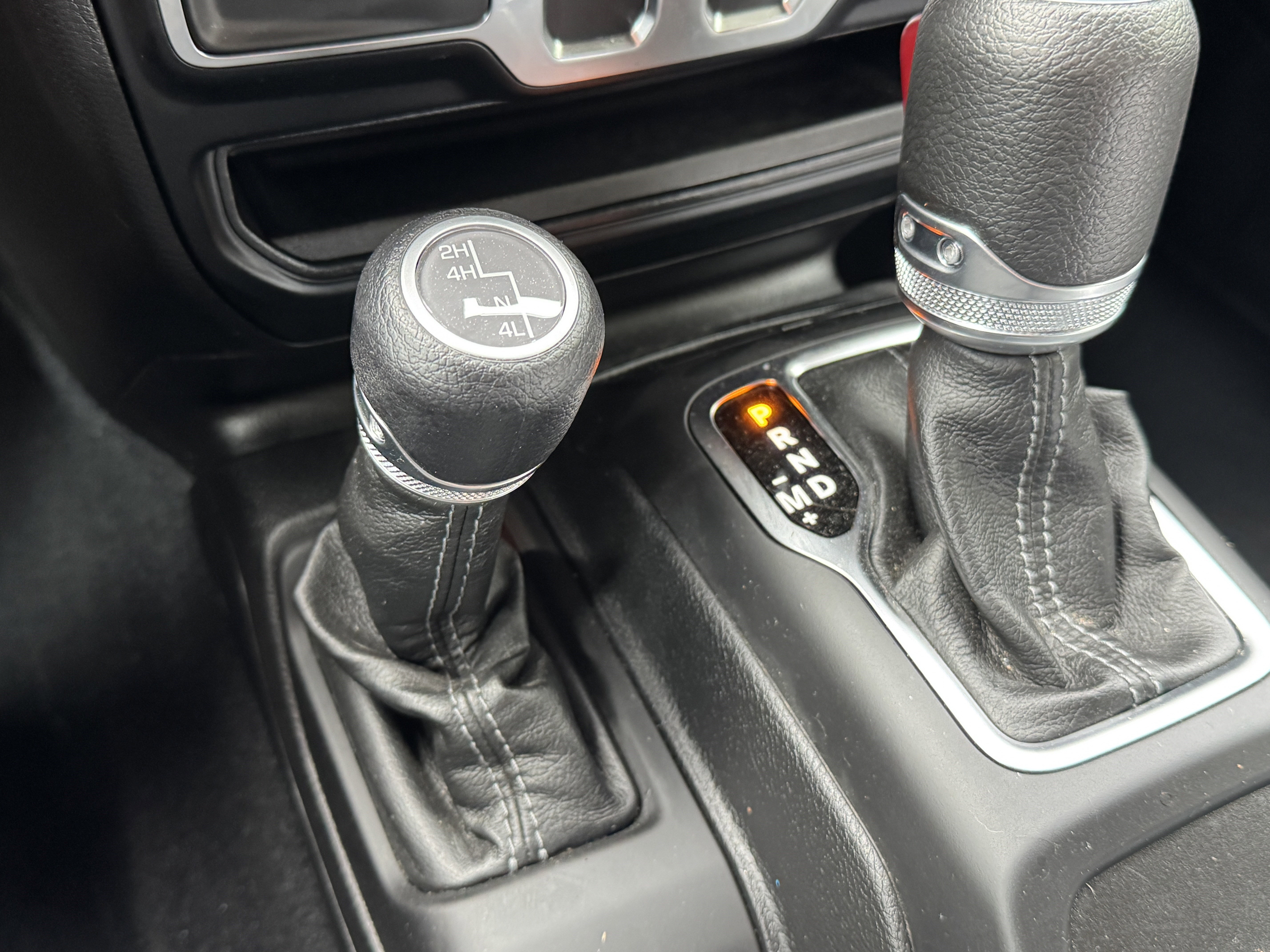 Used 2024 Jeep Wrangler Sport S image 23