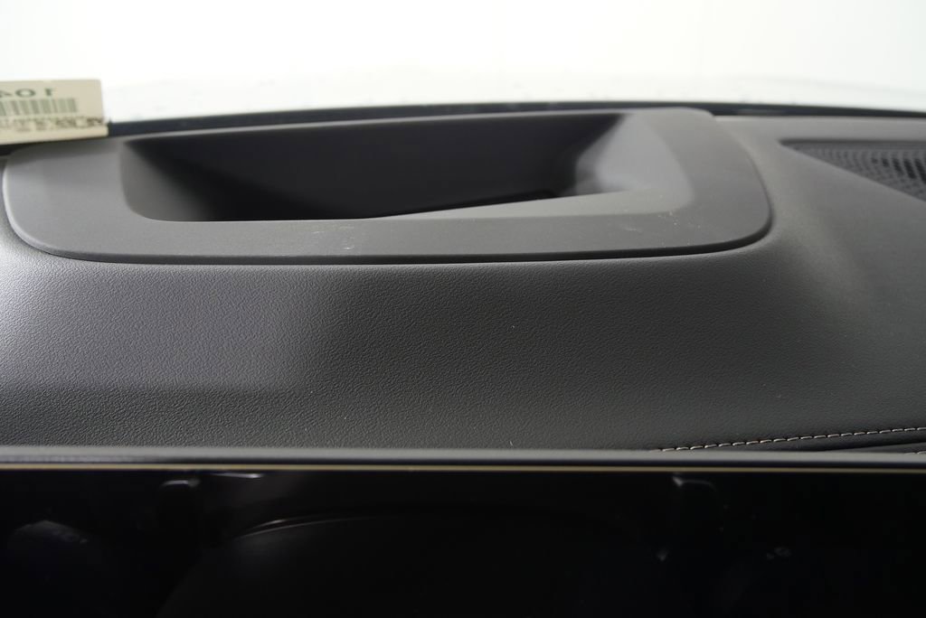 Used 2026 BMW X7 xDrive40i w/ M Sport Package image 21