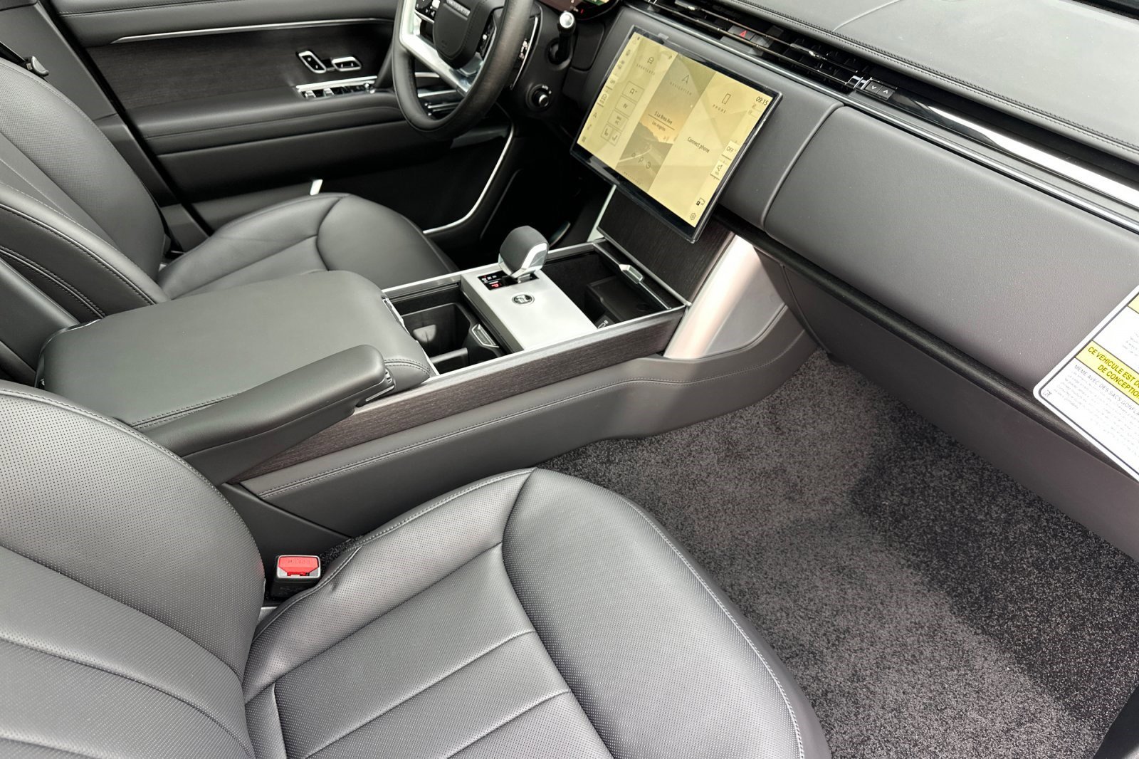 New 2026 Land Rover Range Rover SE image 27