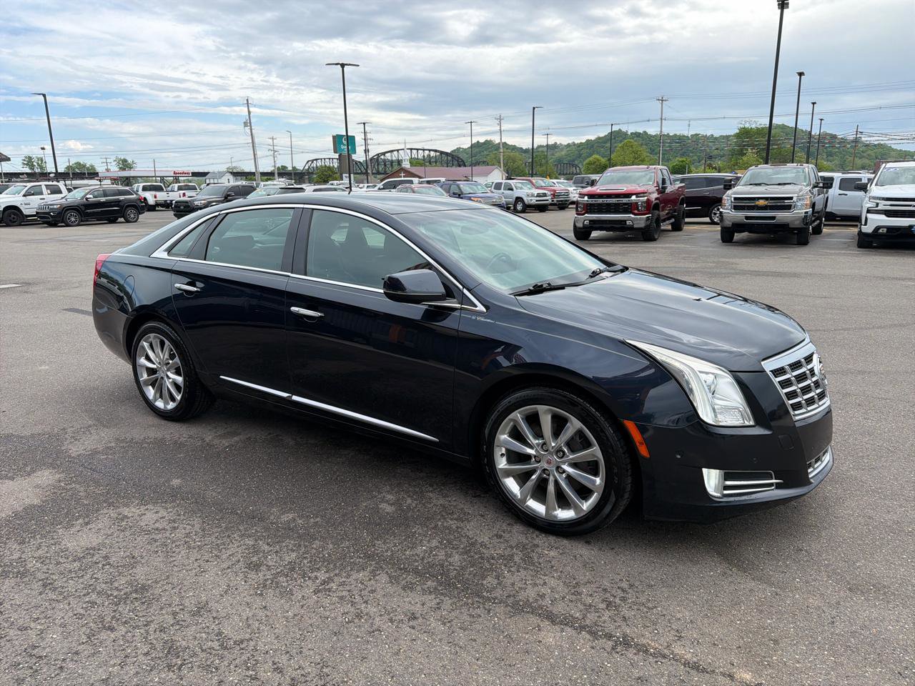 Used 2014 Cadillac XTS Luxury image 3