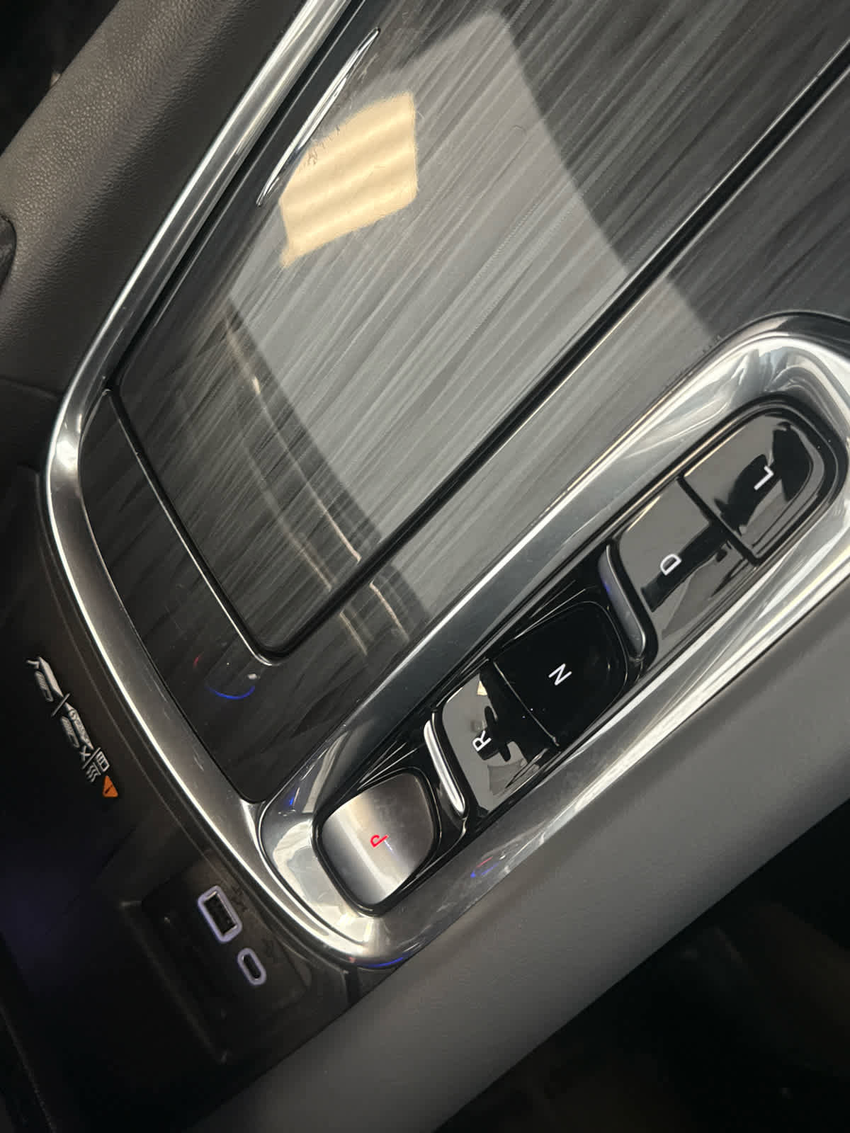 Used 2023 Buick Enclave Essence image 17