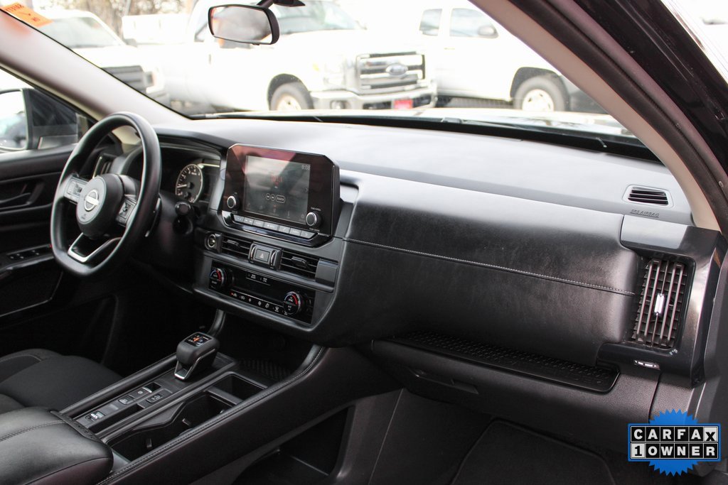 Used 2024 Nissan Pathfinder S image 39