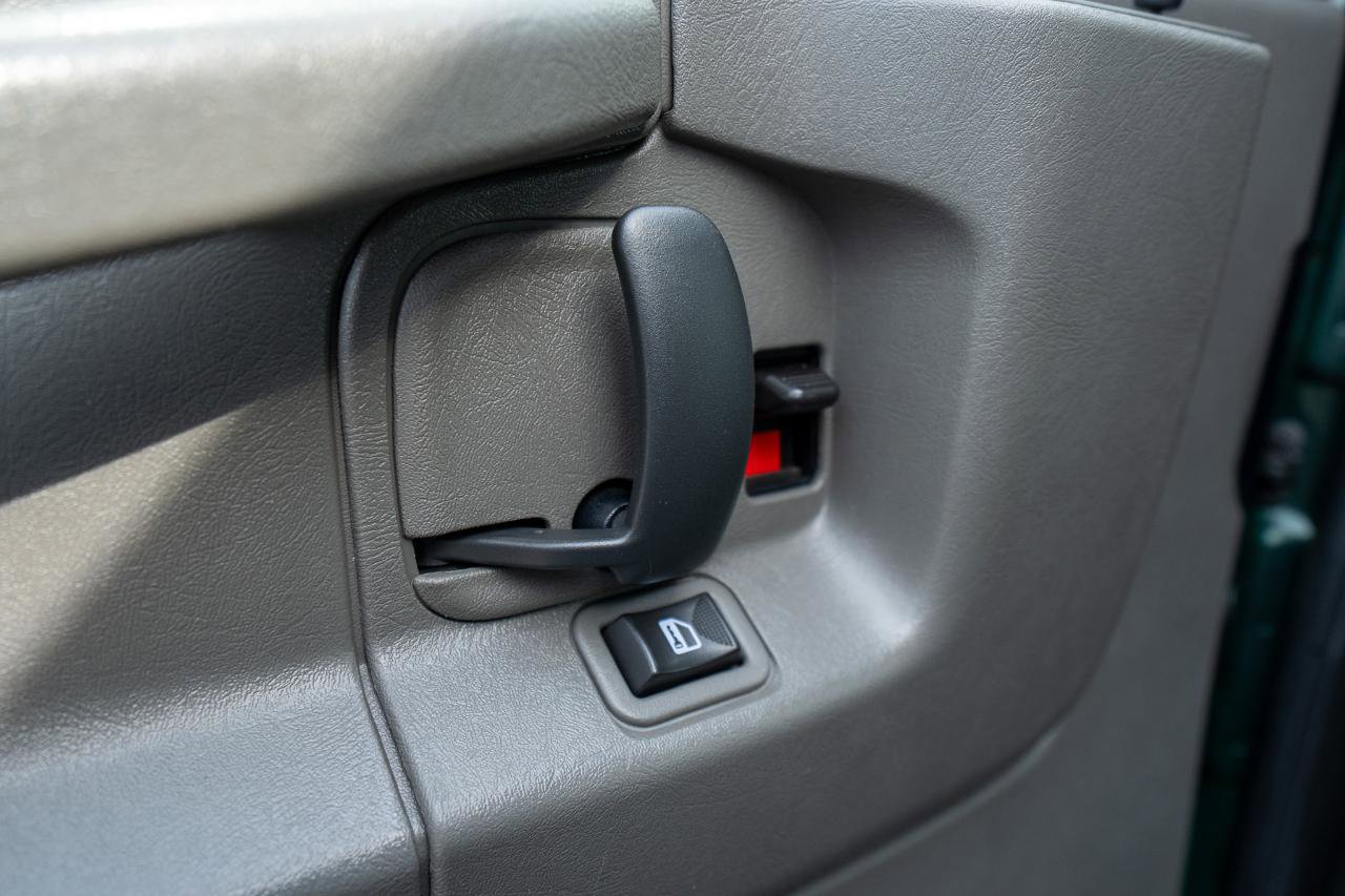 Used 2014 Chevrolet Express 3500 LS image 12