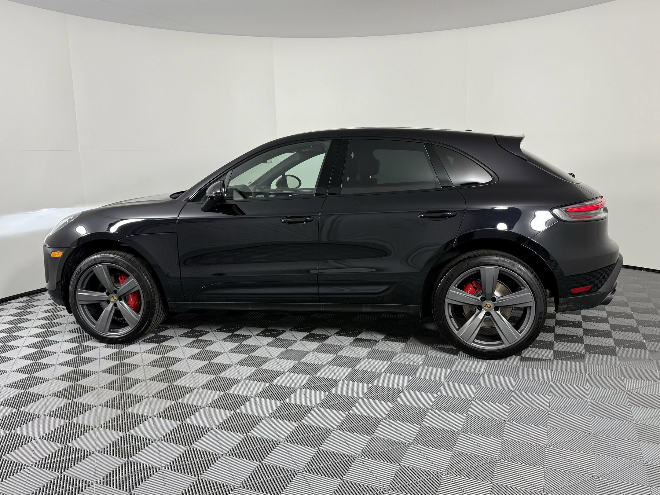 Certified 2026 Porsche Macan S AWD/4WD image 2