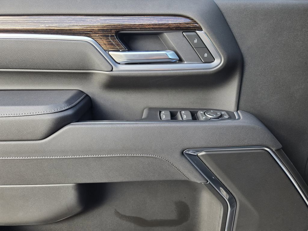 Used 2025 GMC Sierra 2500 SLE w/ SLE Value Package; image 19