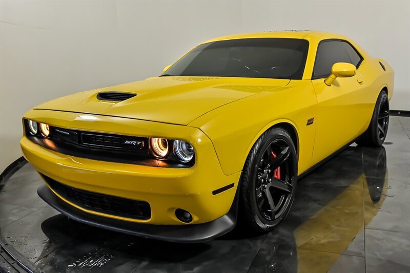 Used 2017 Dodge Challenger SRT RWD image 5