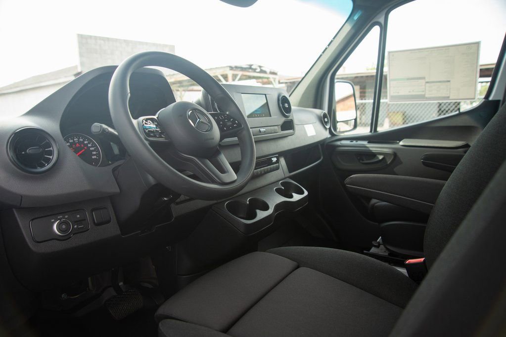 Used 2024 Mercedes-Benz Sprinter 3500 image 32