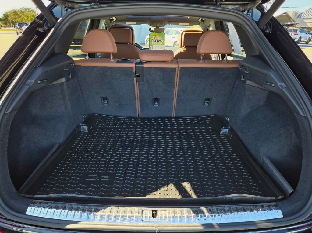 Used 2020 Audi Q3 2.0T Premium Plus w/ Premium Plus Package image 17