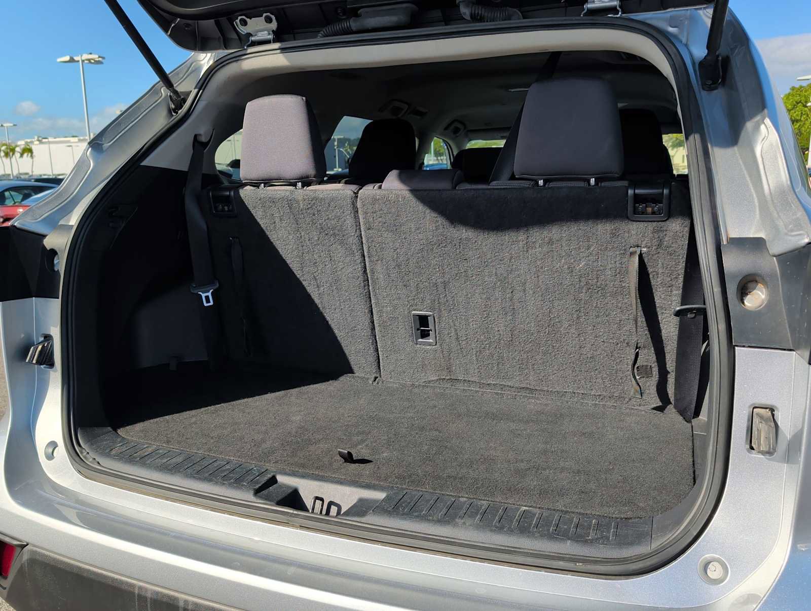 Used 2023 Toyota Highlander L image 19