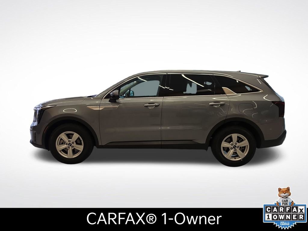 Certified 2025 Kia Sorento LX FWD video 2