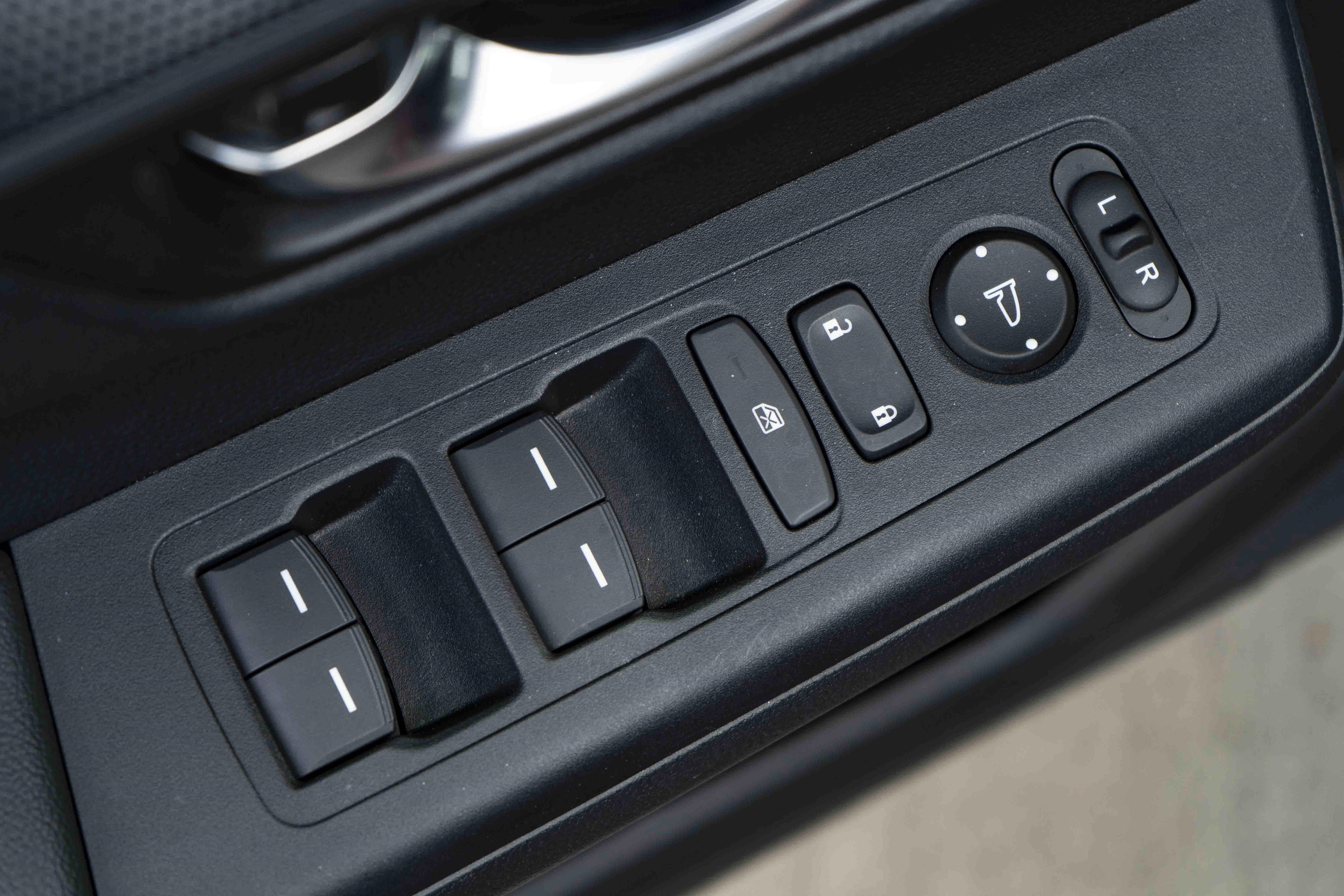 Used 2025 Honda CR-V Sport-L image 37