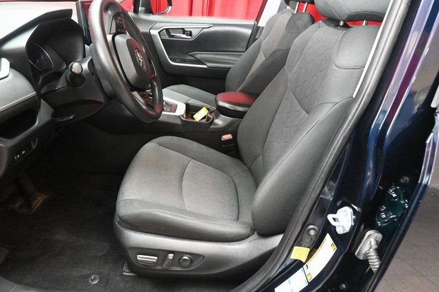 Used 2021 Toyota RAV4 XLE image 2