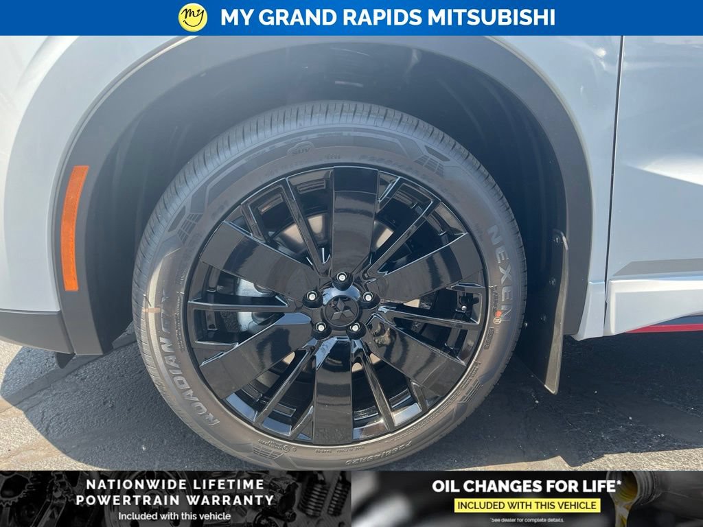 New 2026 Mitsubishi Outlander AWD image 9