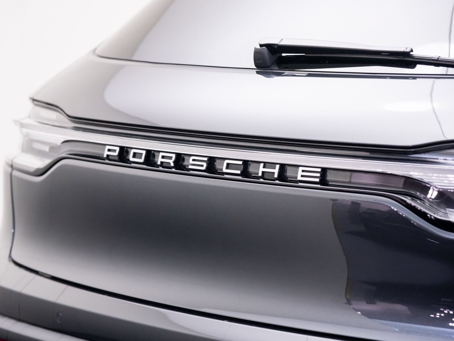 Certified 2026 Porsche Macan AWD/4WD image 31